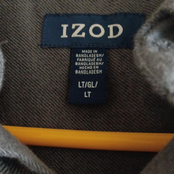 NWT IZOD Brand Button Up Shirt - Picture 4 of 7